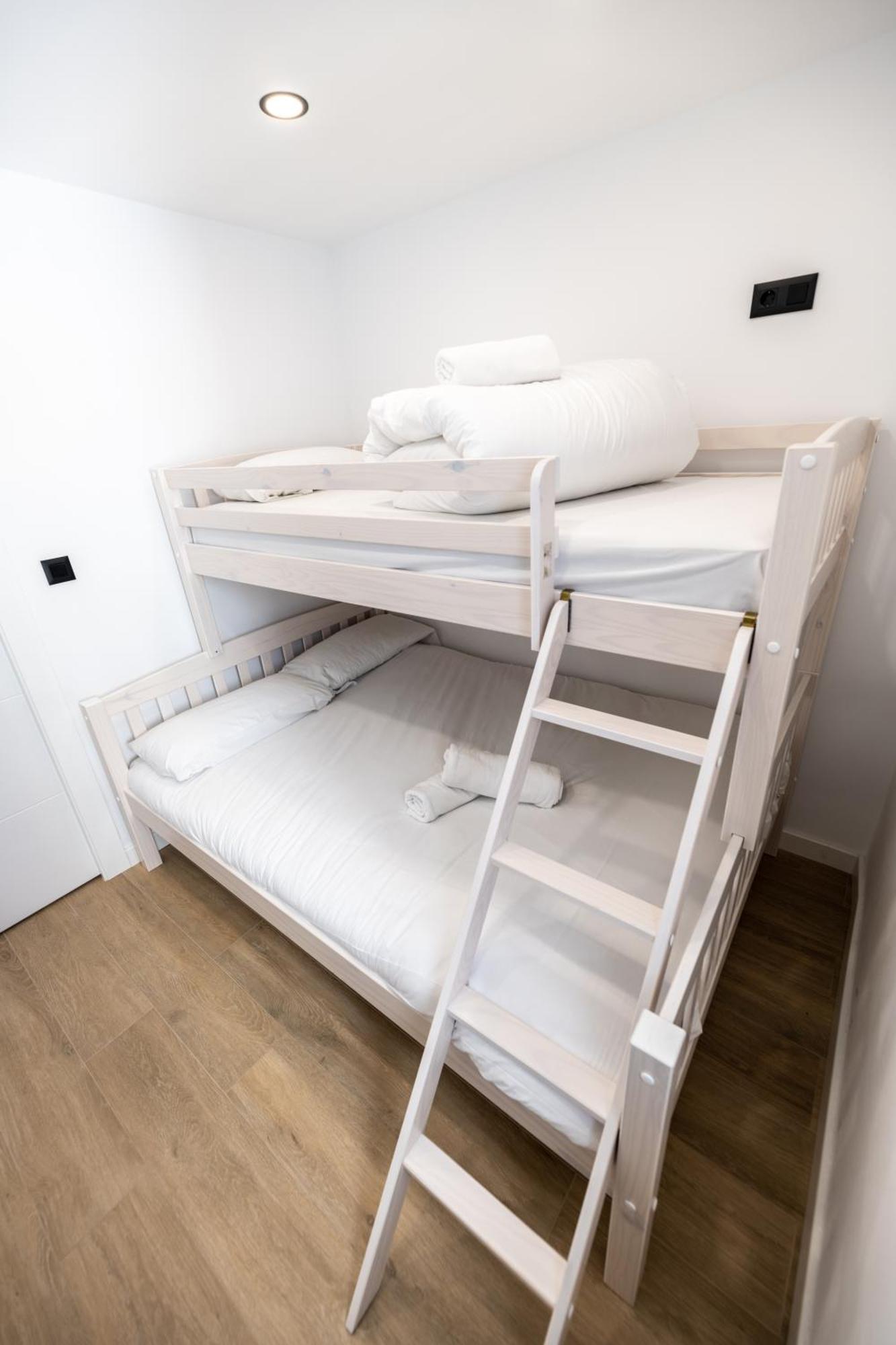 Luxury Refurnished Apartment With Private Parking Close To Ski Slopes Sierra Nevada Exterior foto